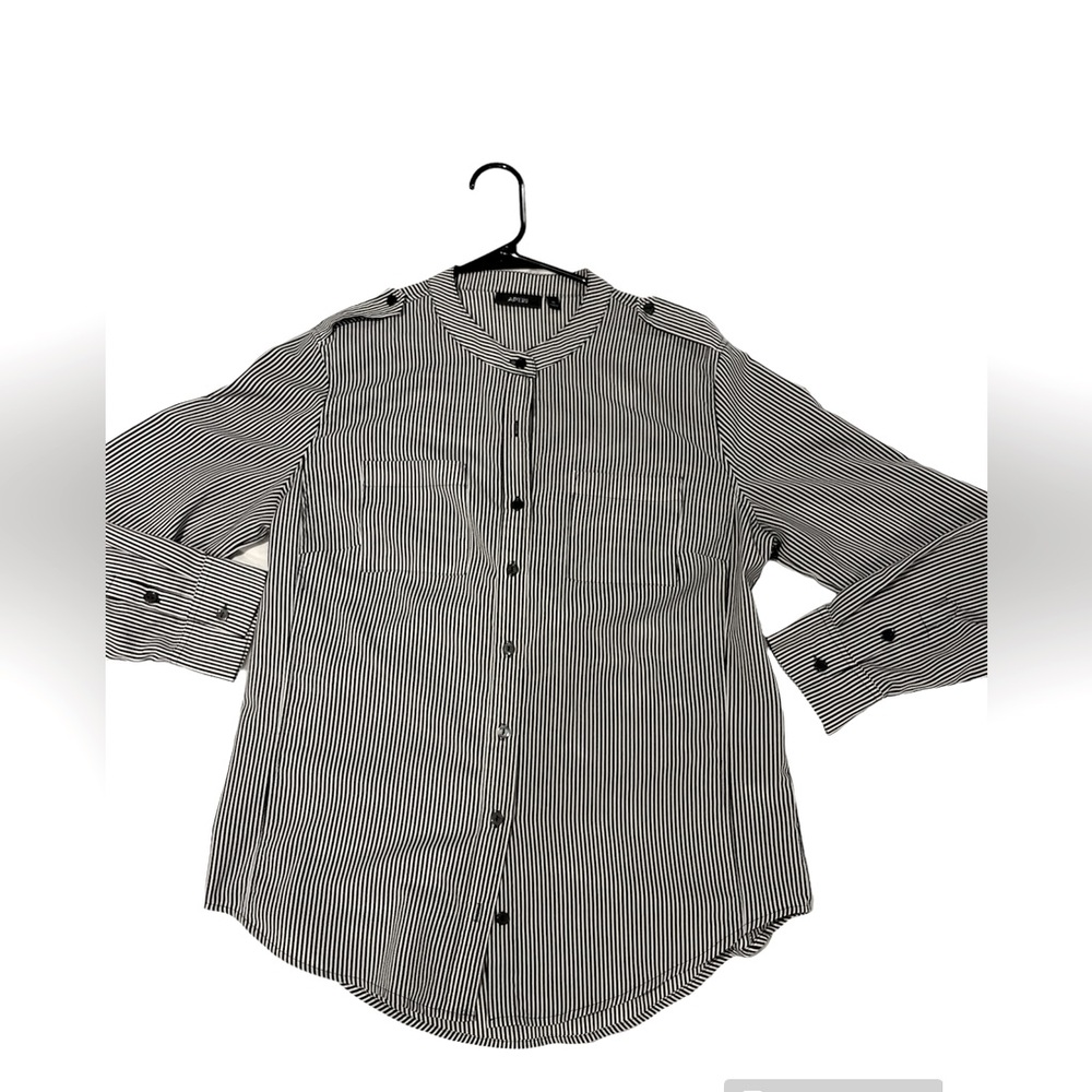 Ladies b & w striped blouse